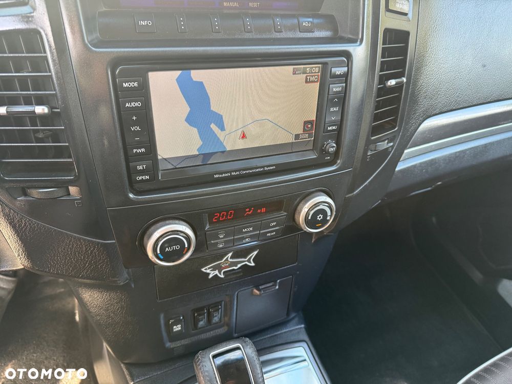 Mitsubishi Pajero 3.2 DI-D Automatik Limited Edition - 25