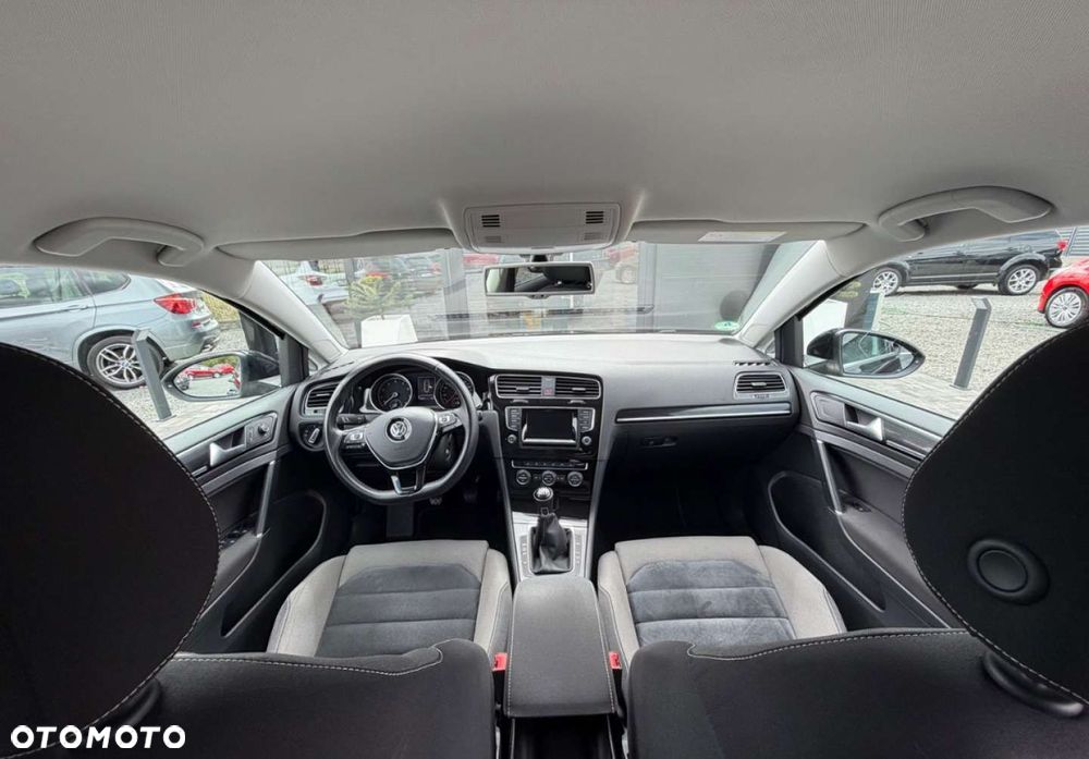 Volkswagen Golf - 15