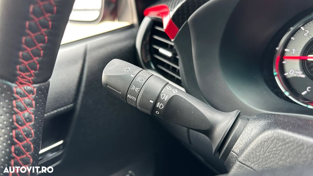 Toyota Hilux 2.8D 204CP 4x4 Double Cab AT GR Sport II - 25