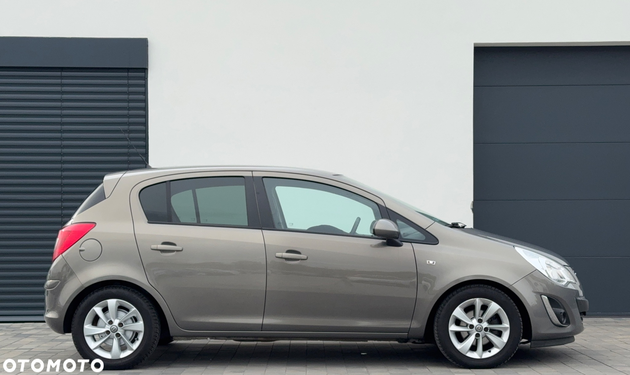 Opel Corsa 1.4 16V Enjoy - 3