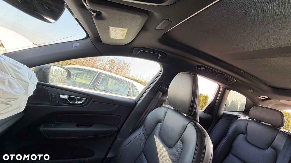 Volvo XC 60 T5 AWD R-Design - 11