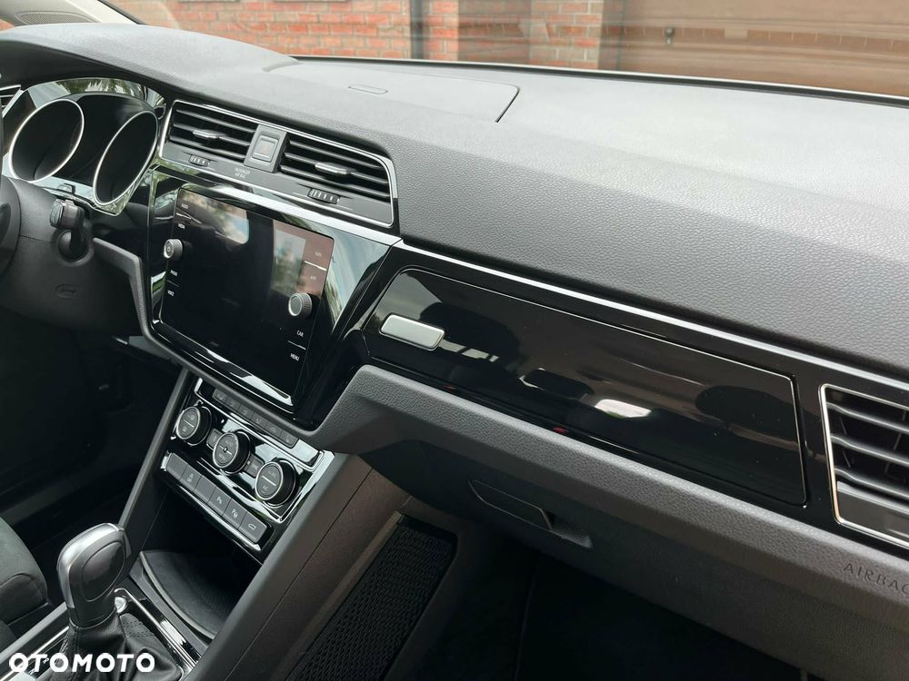 Volkswagen Touran 2.0 TDI SCR (BlueMotion Technology) DSG Highline - 11
