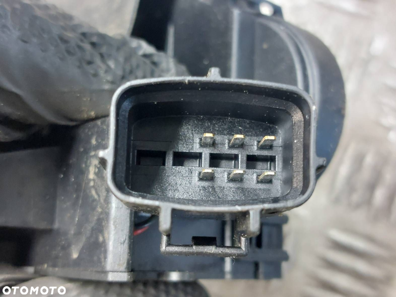 ZAMEK DRZWI LEWY PRZÓD + KLAMKA ZEWNĘTRZNA FIAT CROMA II 51708421A - 8