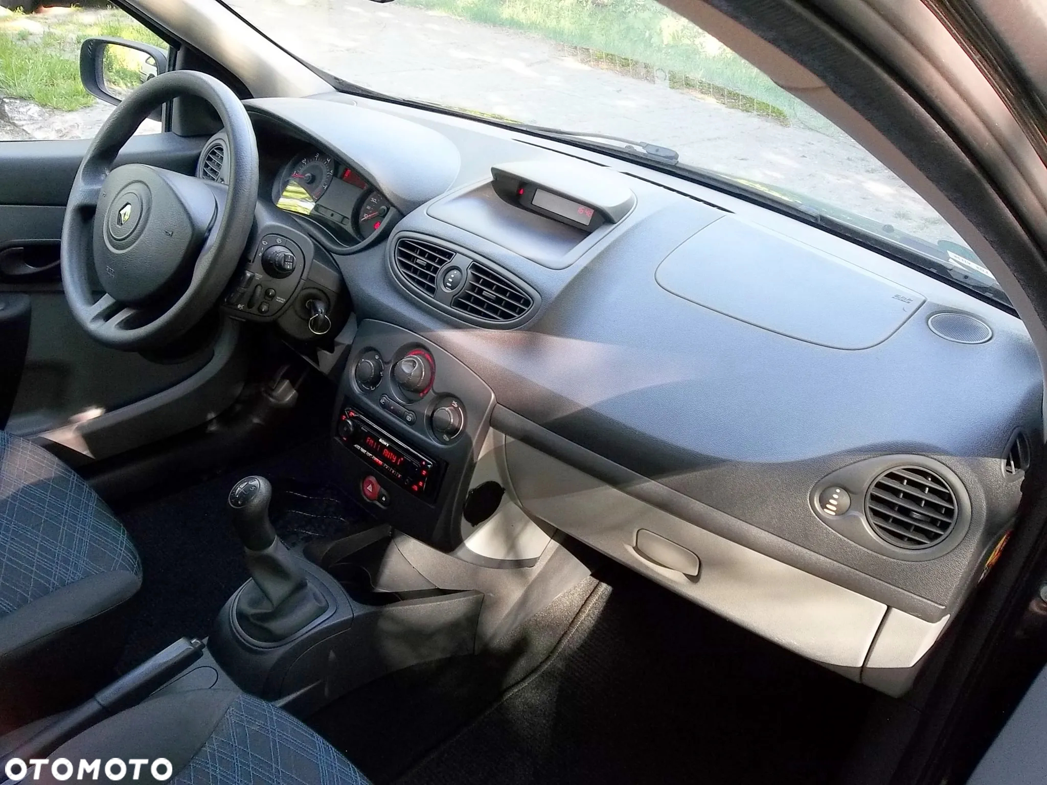 Renault Clio 1.2 16V 75 nightDay - 6