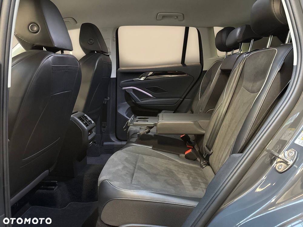 Volkswagen Tiguan 1.5 eTSI Elegance DSG - 17