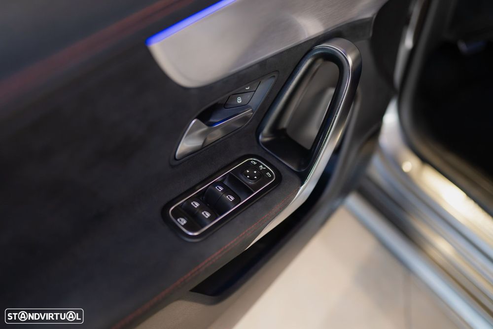 Mercedes-Benz CLA 250 e 8G-DCT AMG Line - 24