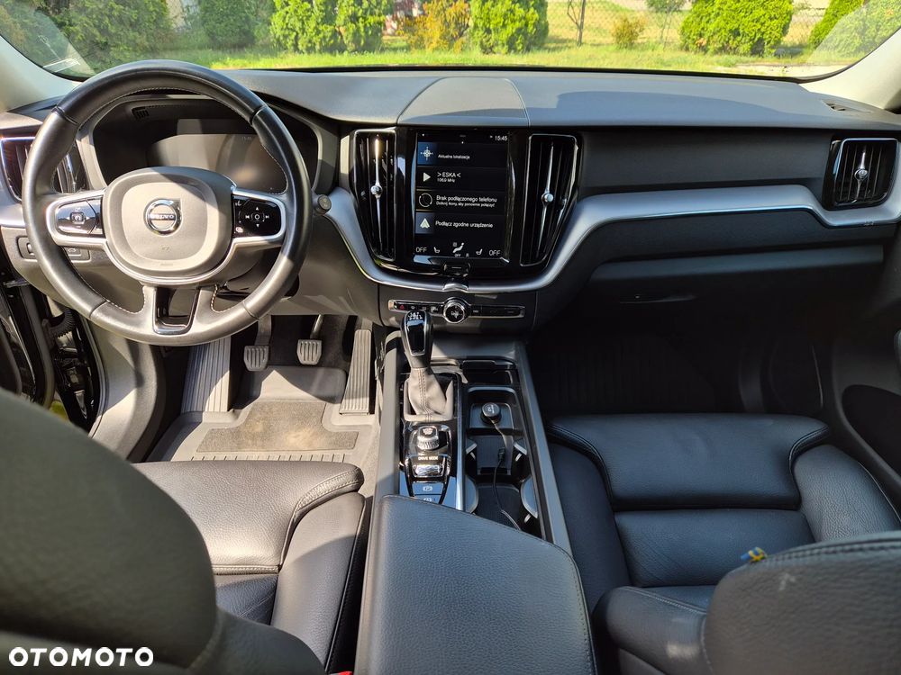 Volvo XC 60 D4 AWD Momentum Pro - 29