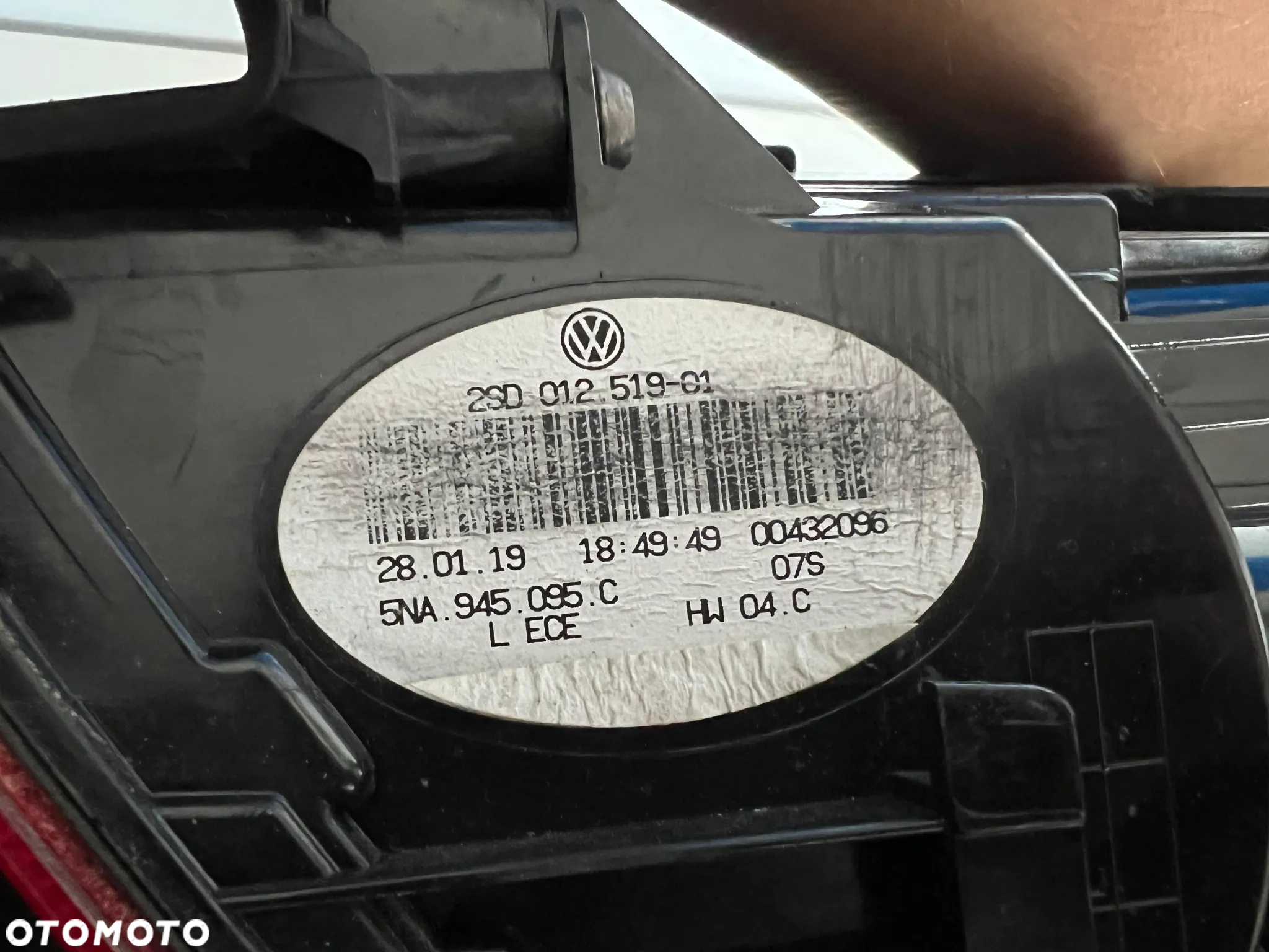 Lampa tylna lewa Volkswagen VW Tiguan 2016 5NA945095C USA - 3