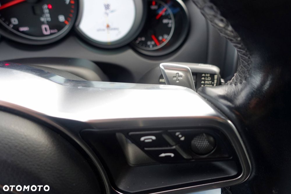 Porsche Cayenne Platinum Edition - 32