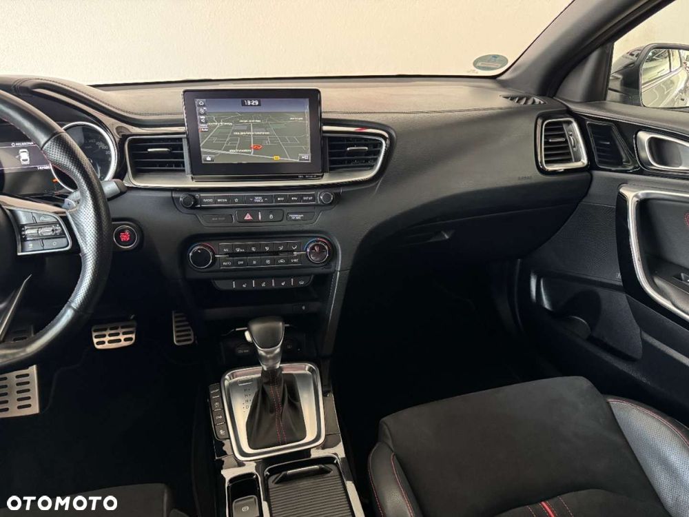 Kia ProCeed - 8