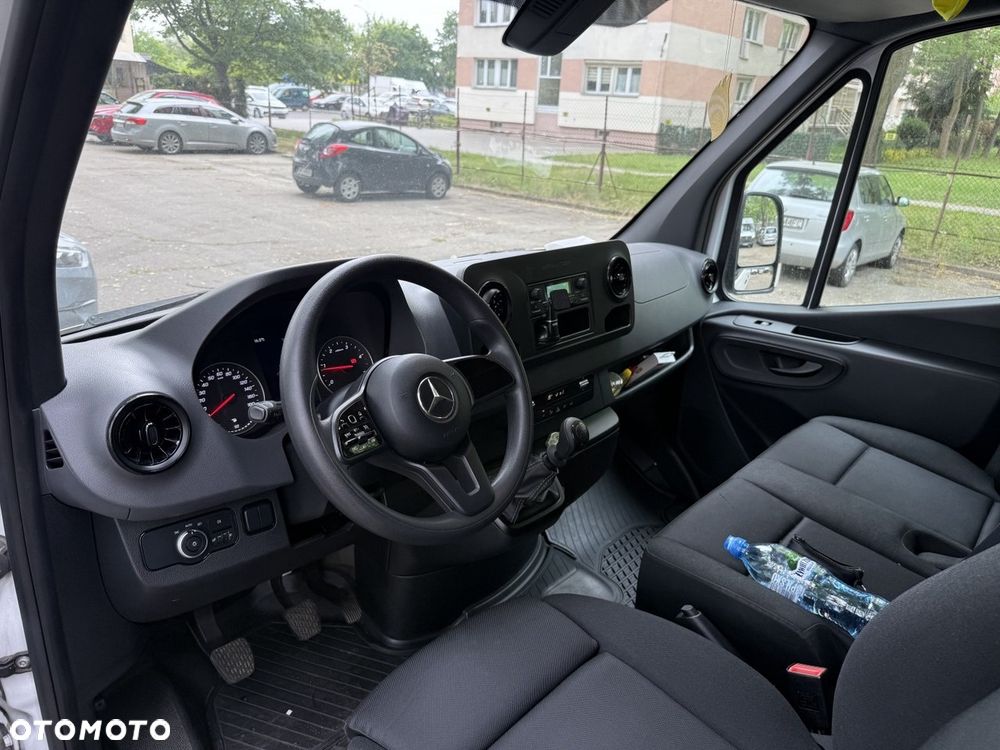 Mercedes-Benz Sprinter - 4