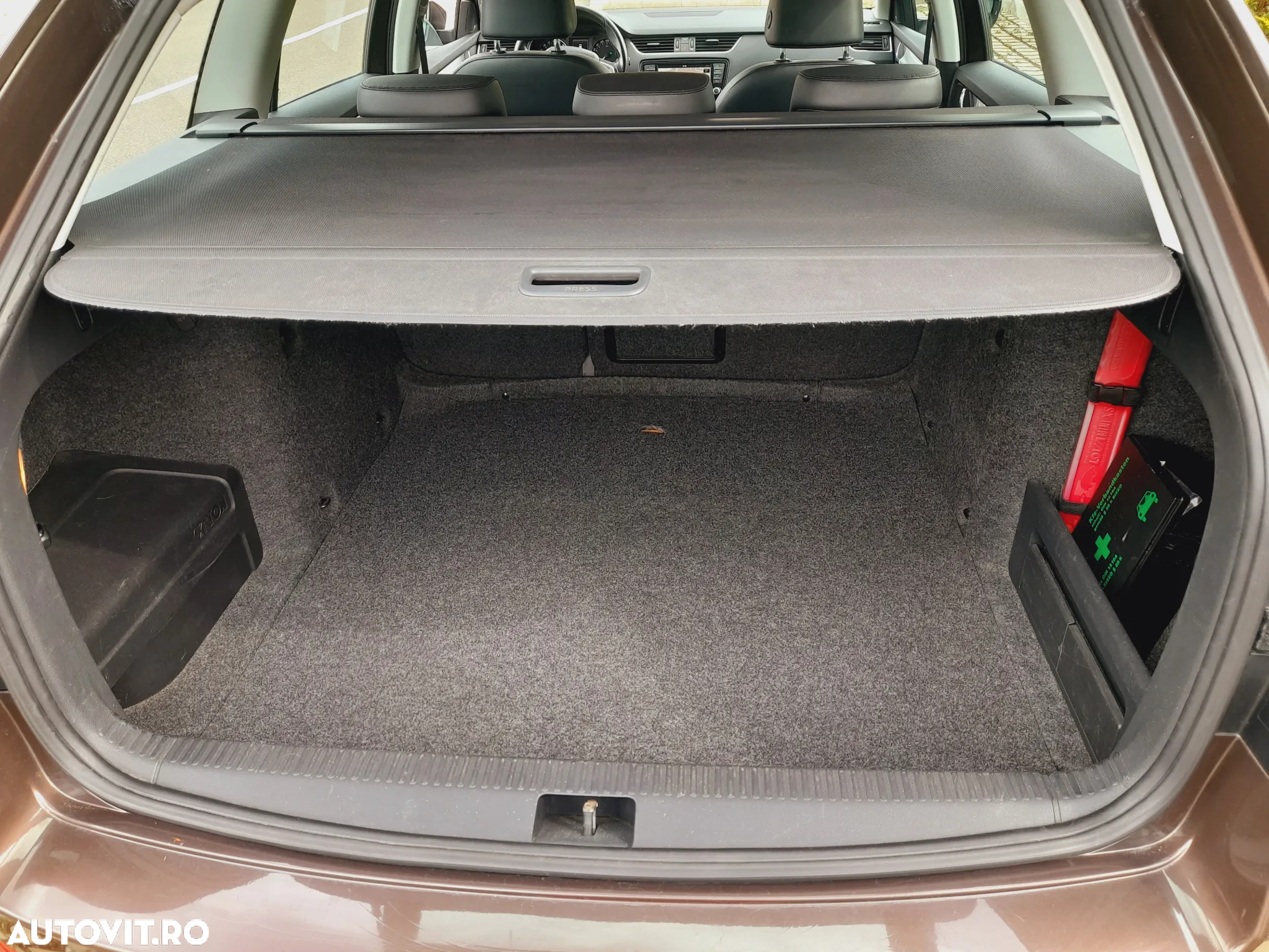 Skoda Octavia Combi 2.0 TDI DSG Premium Edition - 31