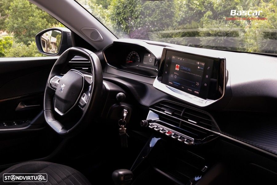 Peugeot 2008 1.2 PureTech Allure - 22