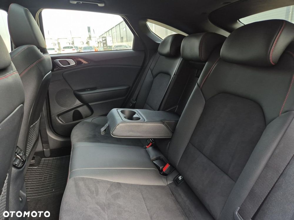 Kia ProCeed 1.6 T-GDI GT DCT - 17
