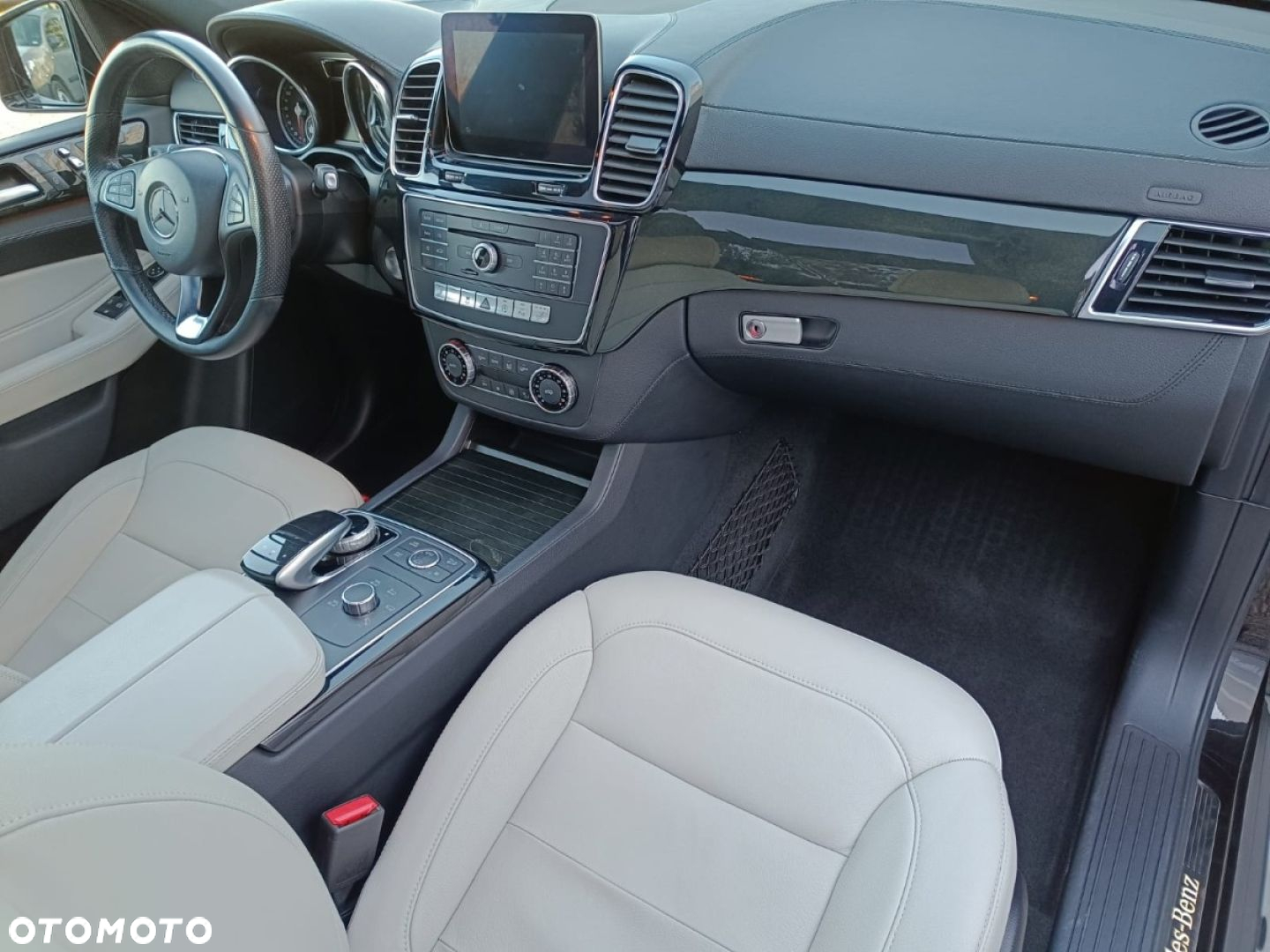 Mercedes-Benz GLE - 30