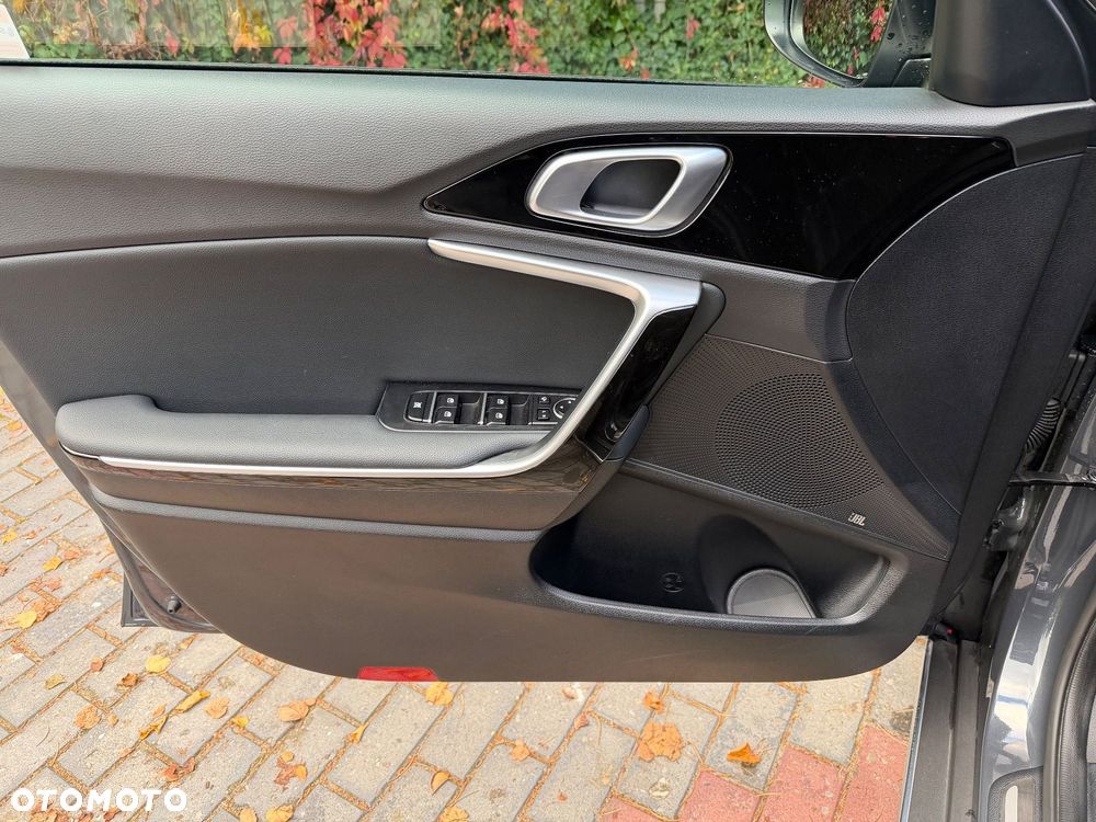 Kia XCeed 1.5 T-GDI Business Line DCT - 3