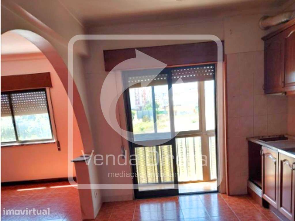 Apartamento T3 com Varanda e Arrecadação no Centro de Setúbal - Grande imagem: 3/22