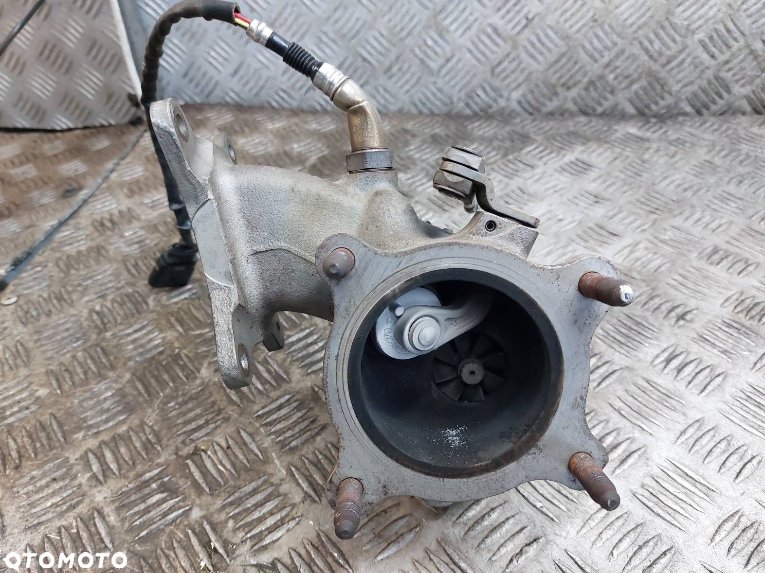 TURBOSPRĘŻARKA TURBINA USZKODZONA AUDI A5 8T 1.8 TFSI - 2