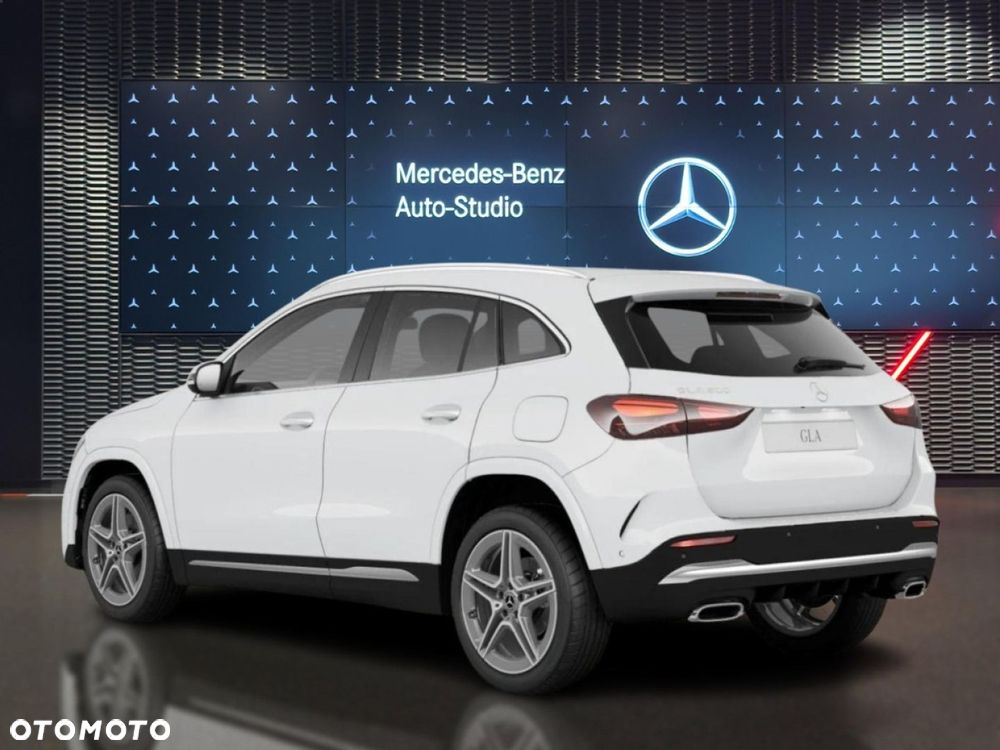 Mercedes-Benz GLA - 3