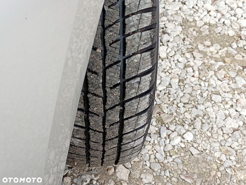 Renault Twingo 1.2 LEV 16V 75 Yahoo - 32