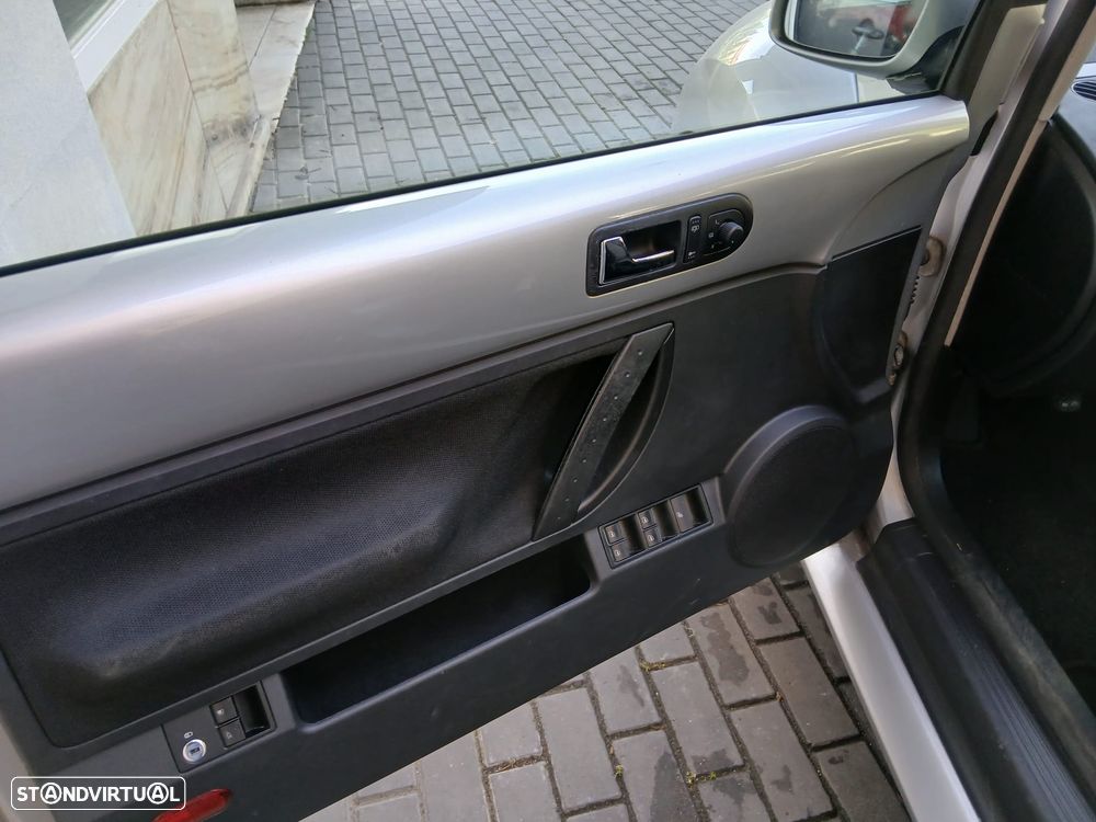 VW New Beetle Cabriolet 1.6 Top - 5