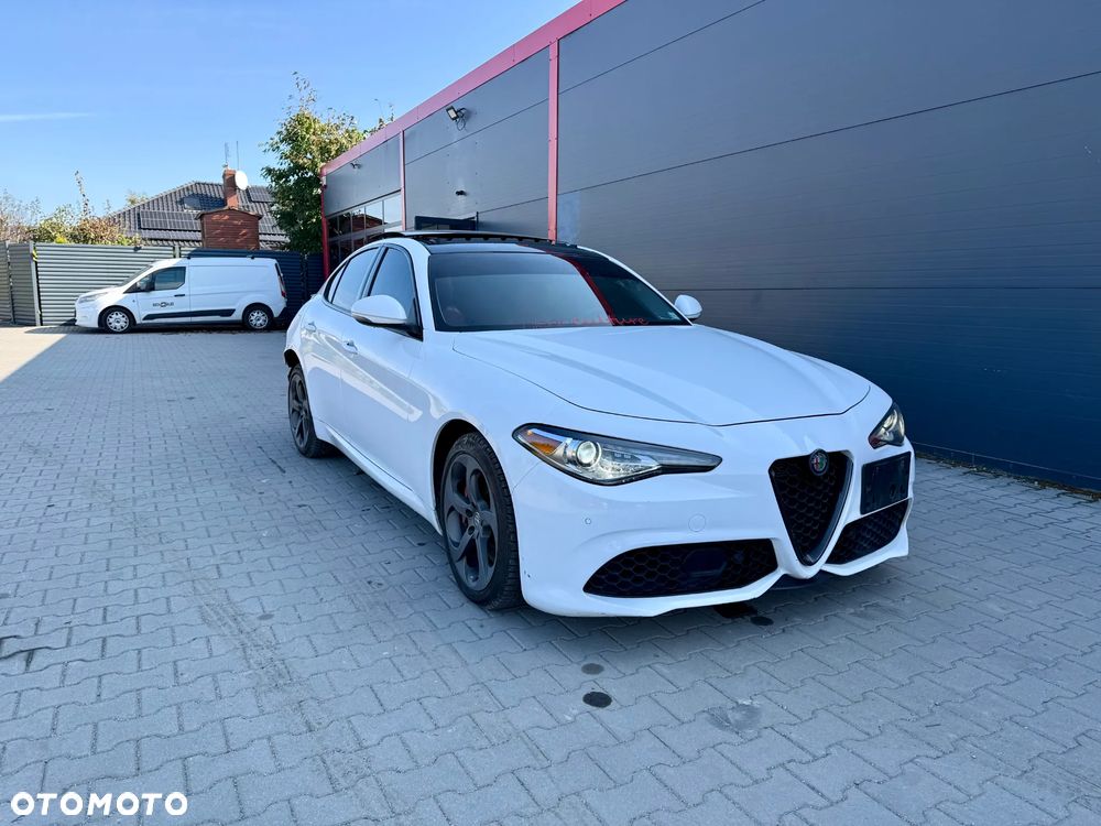 Alfa Romeo Giulia 2.0 Turbo 16V AT8 Veloce Ti - 1
