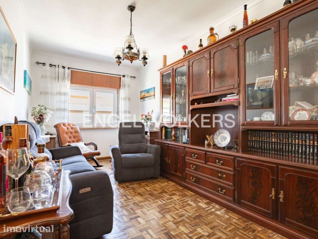Apartamento T2 Amora parcialmente Remodelado - Grande imagem: 4/25