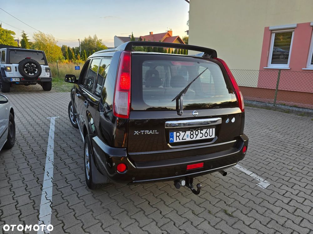 Nissan X-Trail 2.5 4x4 Sport - 11