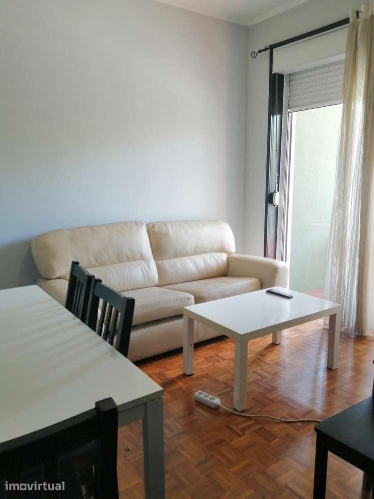 Quarto - localizado em Massarelos Porto - Grande imagem: 4/10