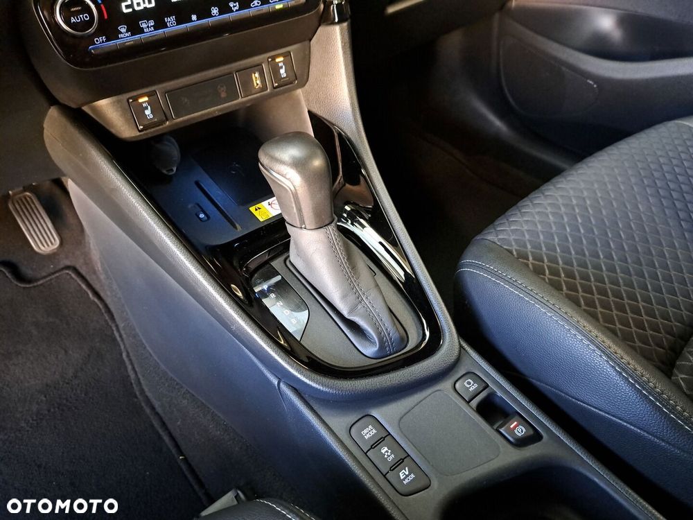 Toyota Yaris Hybrid 1.5 Executive - 27