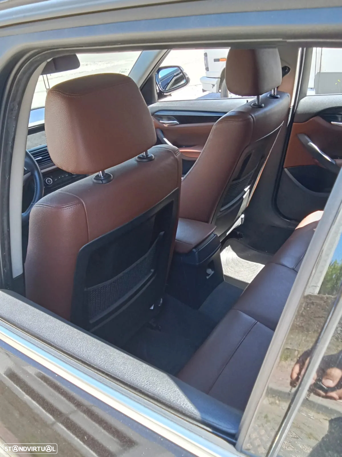 BMW X1 18 d sDrive Auto Line Sport - 3