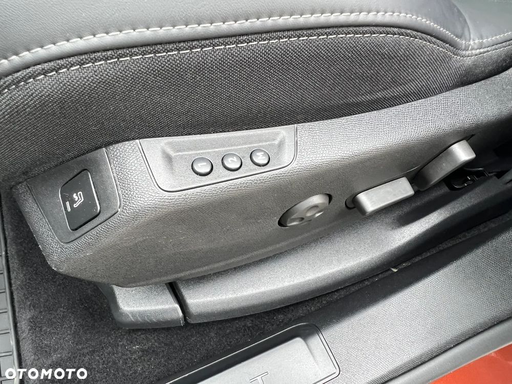 Peugeot 3008 BlueHDi 130 Stop & Start EAT8 Active Business-Paket - 30