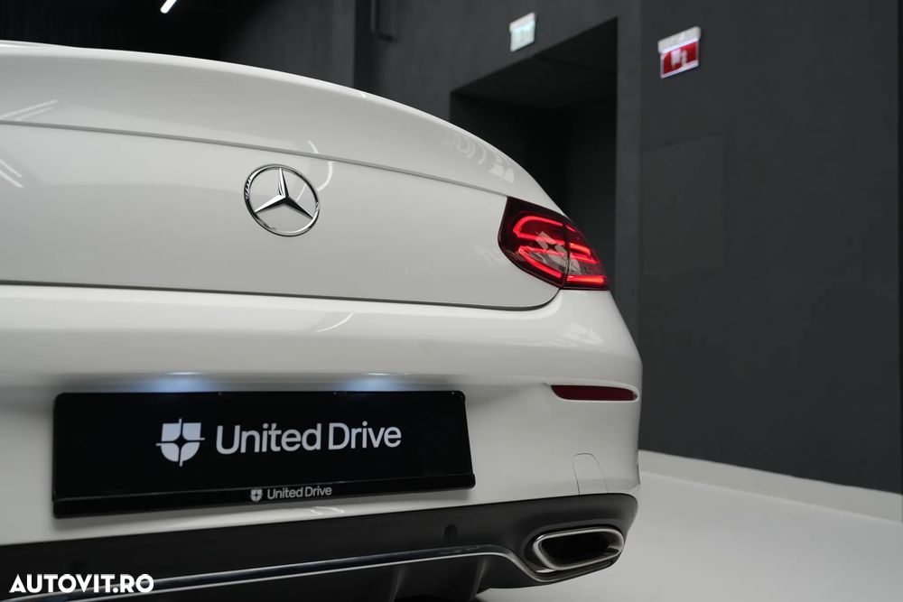 Mercedes-Benz C 400 4MATIC Coupe - 29