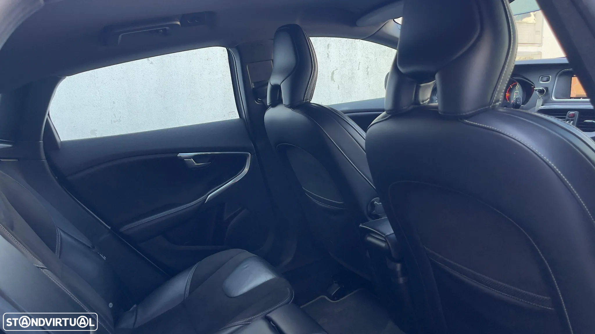 Volvo V40 2.0 D2 R-Design - 15