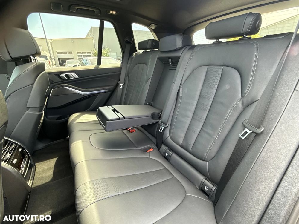 BMW X5 M M50i - 26