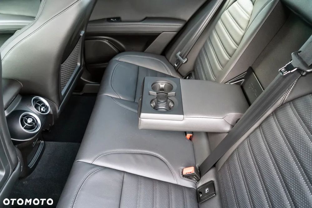 Alfa Romeo Stelvio 2.0 Turbo Veloce Q4 - 33