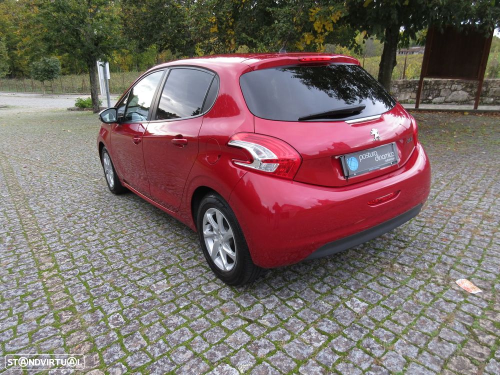 Peugeot 208 1.2 VTi SE Style - 6