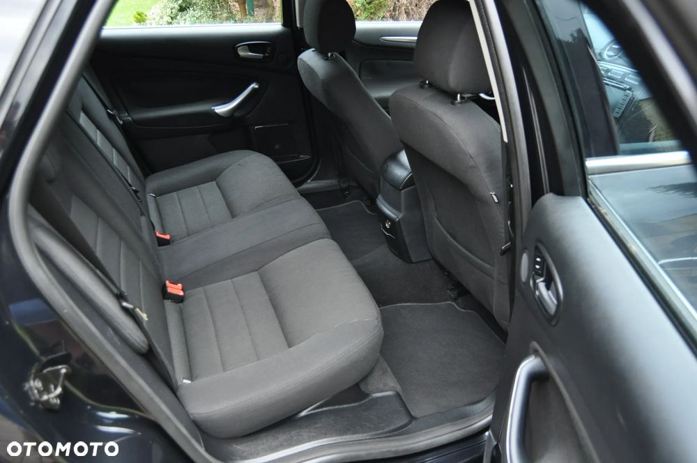 Ford Mondeo 2.0 Titanium - 10