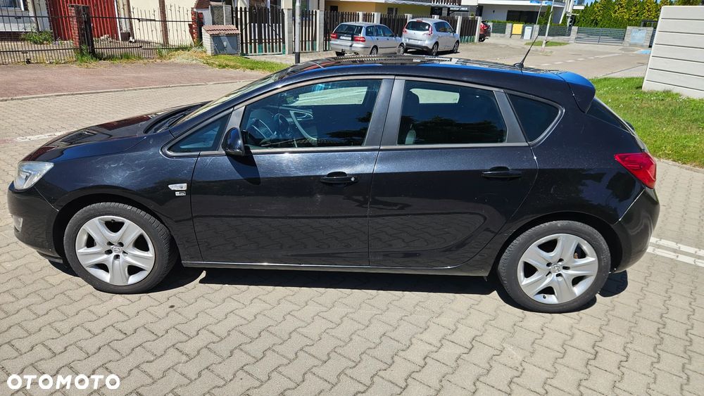 Opel Astra 1.4 T Cosmo EU6 - 11