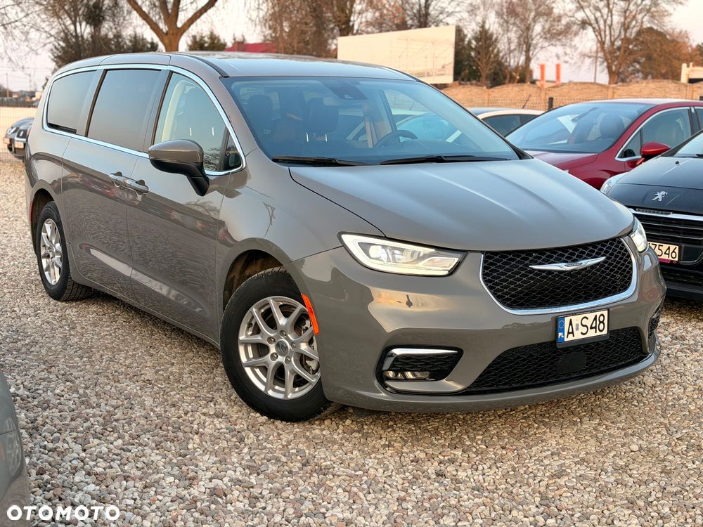 Chrysler Pacifica - 16