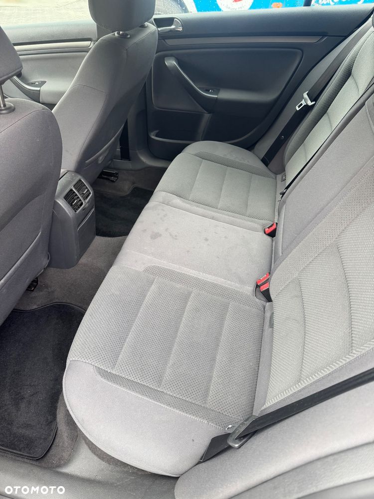 Volkswagen Golf - 11
