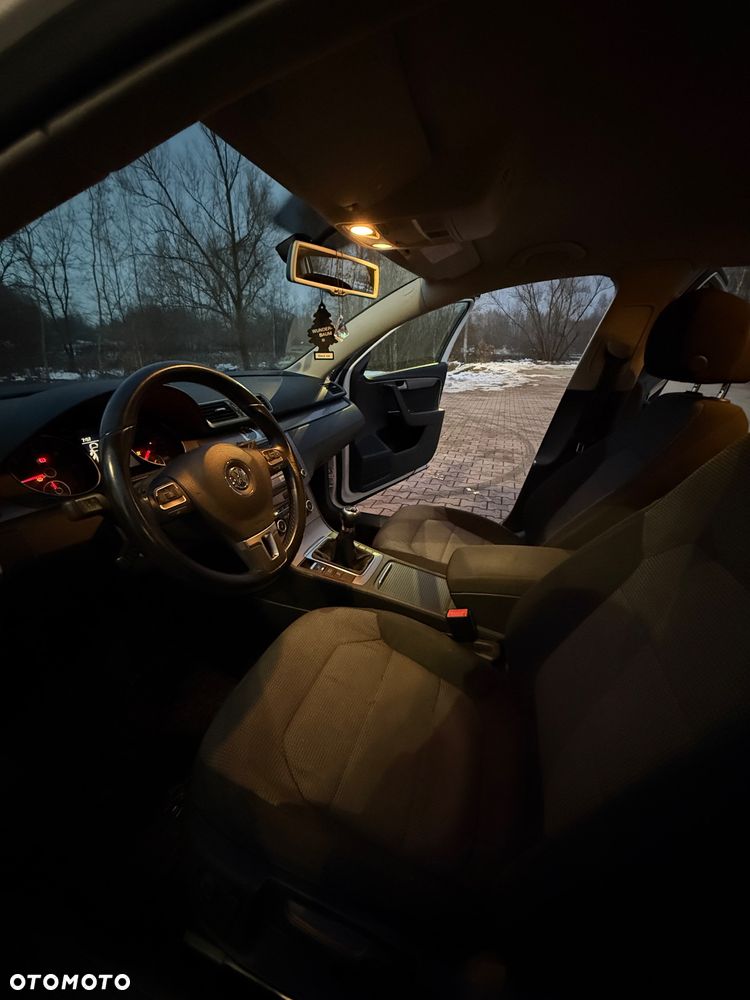 Volkswagen Passat 2.0 TDI 4Motion Comfortline - 8