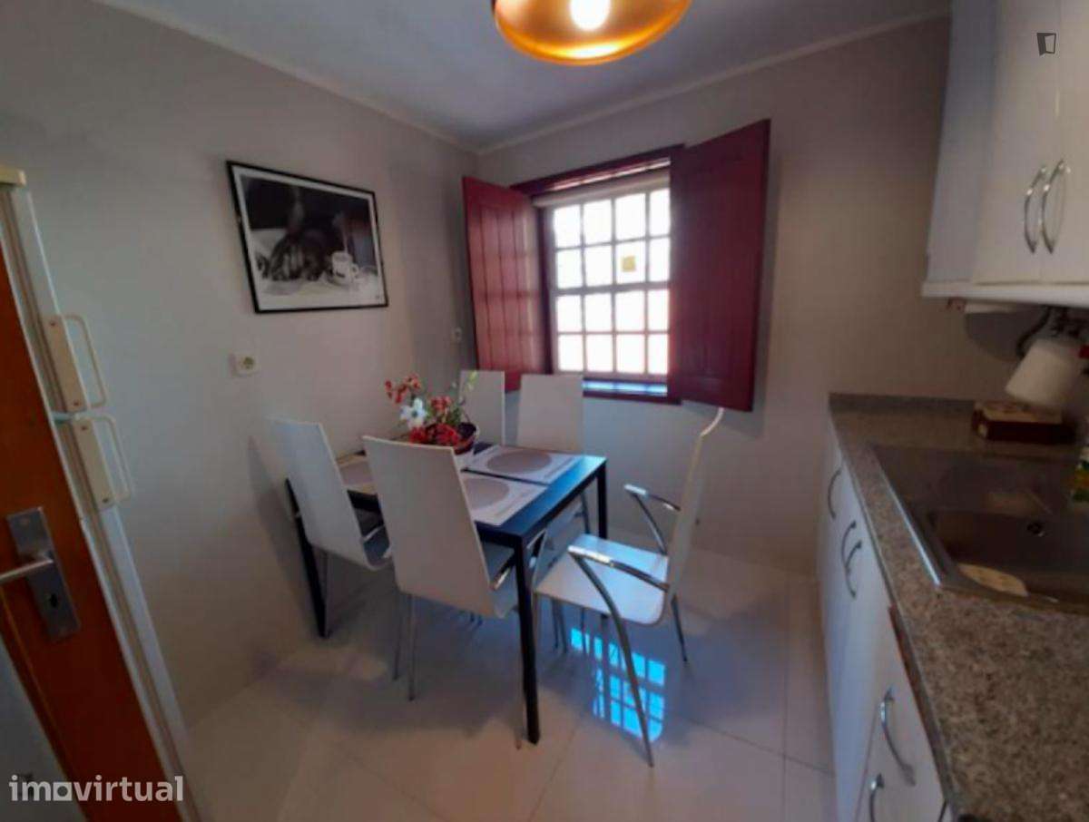 Apartamento com 2 quartos - localizado em São Nicolau Porto - Grande imagem: 3/4