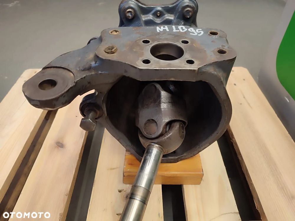 Zwolnica Zwrotnica Piasta 19025 Półoś NEW HOLLAND LB95 - 7