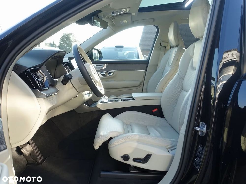 Volvo XC 90 T8 AWD Ultra Dark - 12