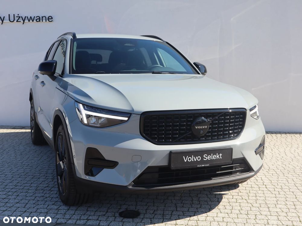 Volvo XC 40 B4 Plus Black Edition - 8