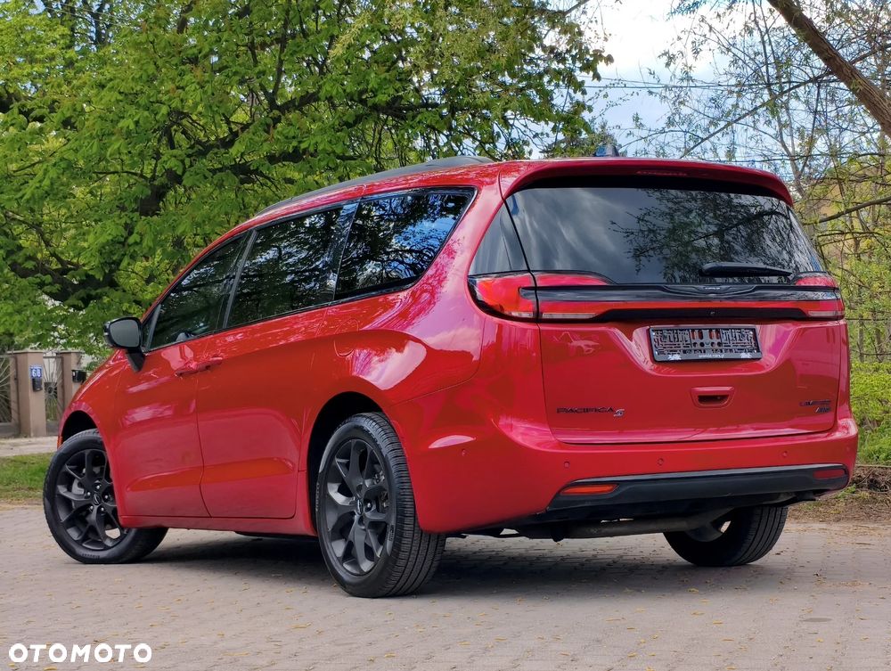 Chrysler Pacifica - 31