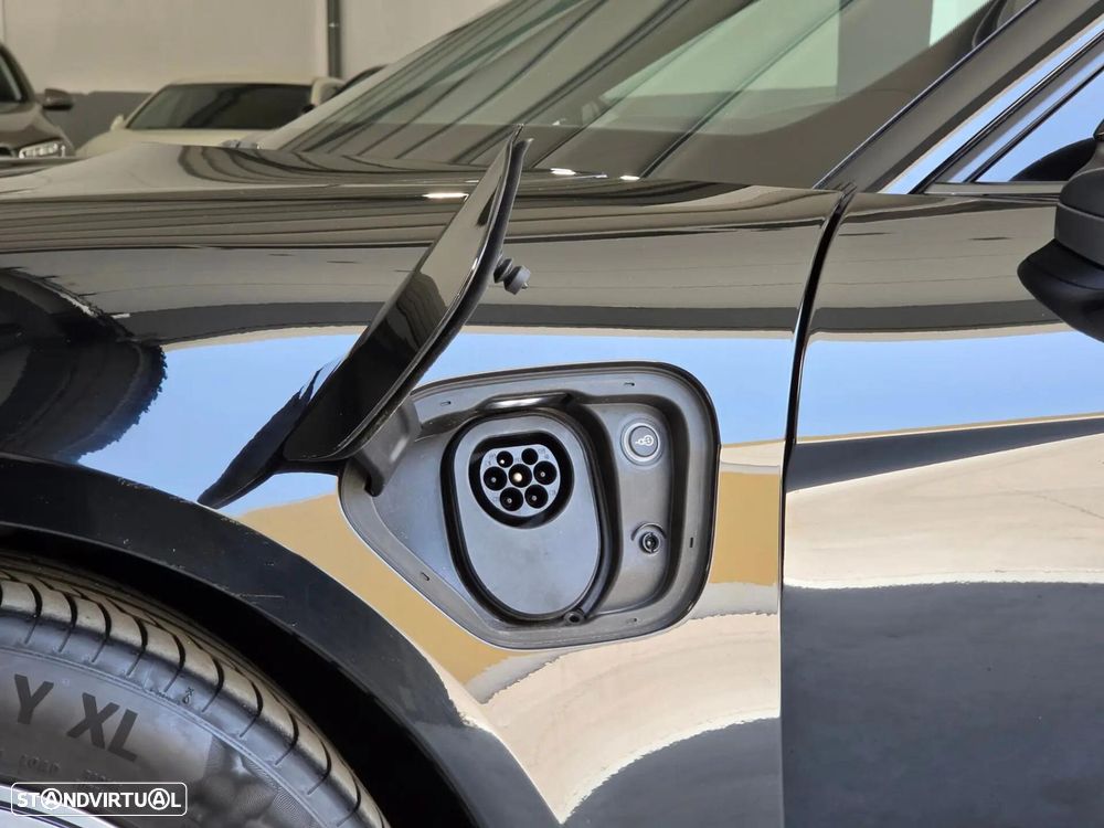 Porsche Taycan 4 - 14
