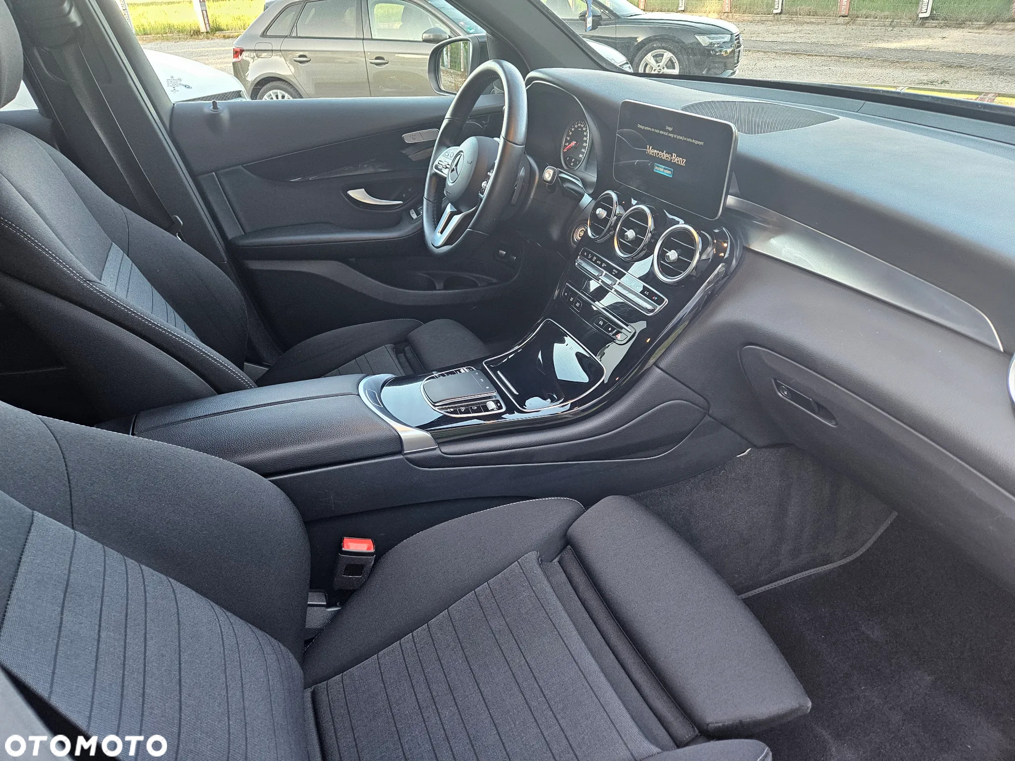 Mercedes-Benz GLC 300 e 4-Matic - 17
