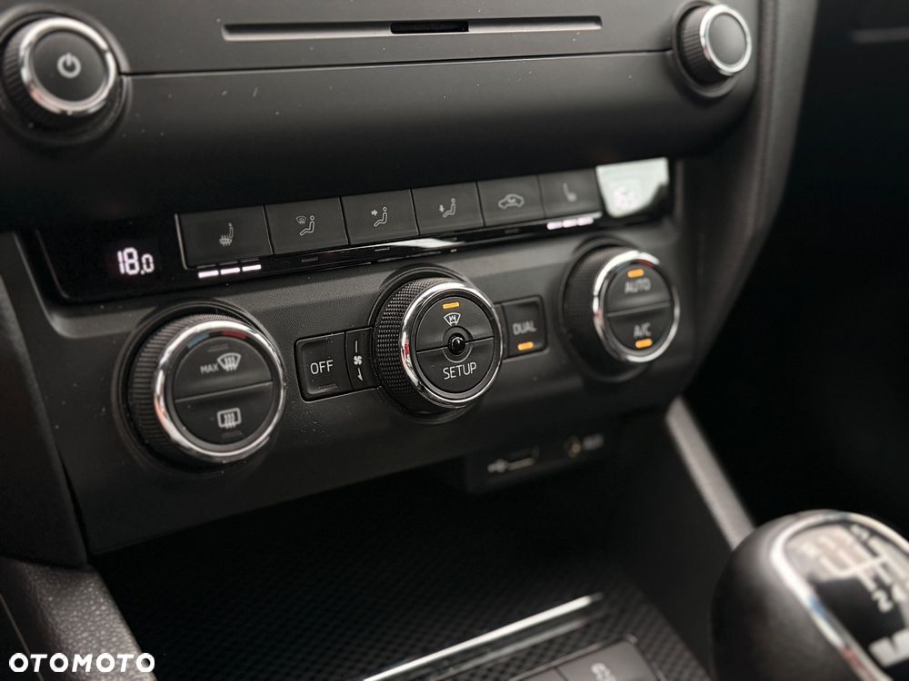 Skoda Octavia 2.0 TDI RS - 22